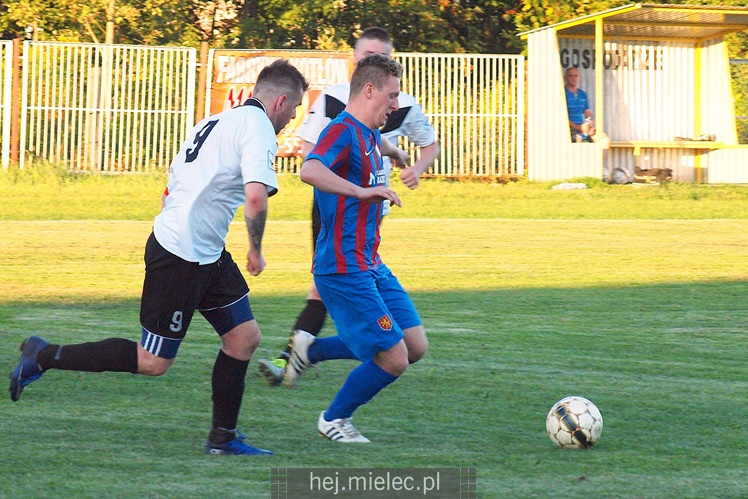 5. liga piłkarska: Czarni Trześń - Radomyślanka