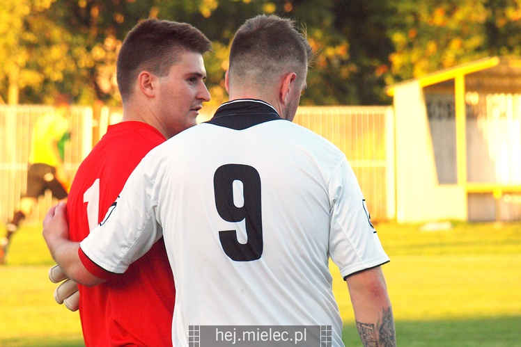 5. liga piłkarska: Czarni Trześń - Radomyślanka