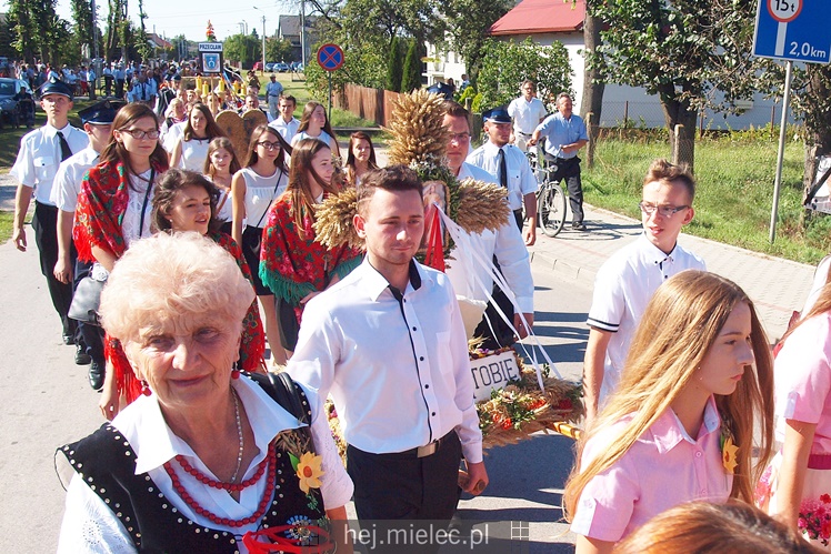 Dożynki Gminy Przecław w Dobryninie