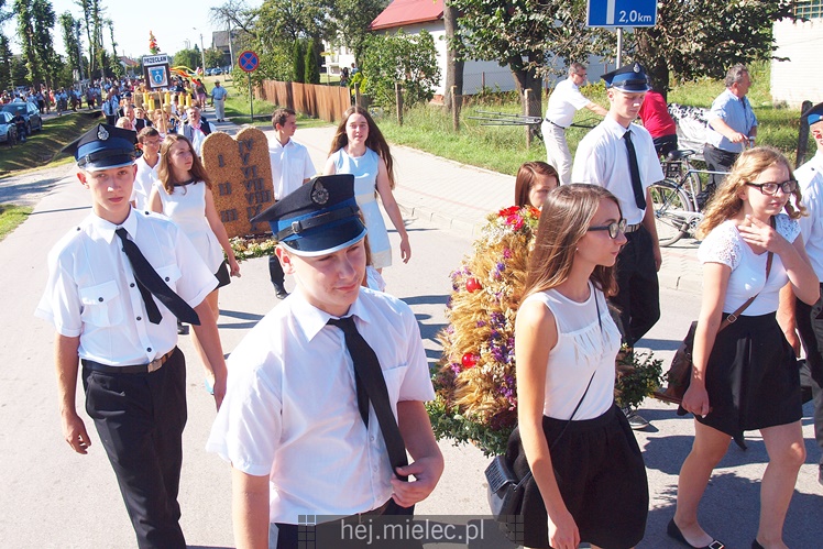 Dożynki Gminy Przecław w Dobryninie
