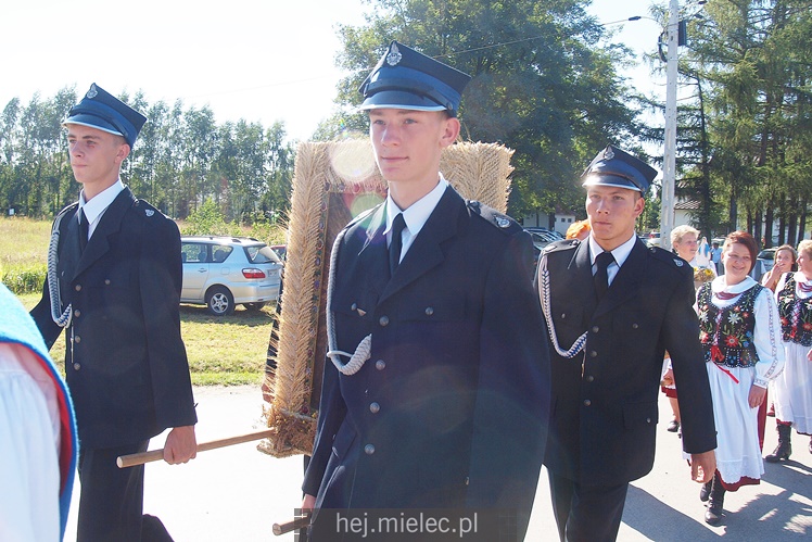 Dożynki Gminy Przecław w Dobryninie