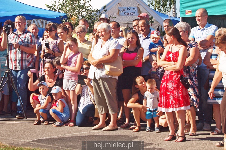 Dożynki Gminy Przecław w Dobryninie