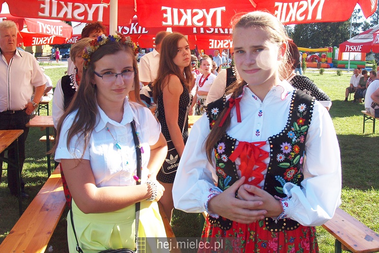W Czerminie dożynki zwyczajowo na placu amfiteatralnym. Była radość z plonów