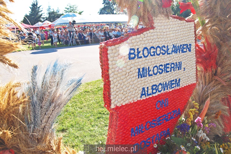 W Czerminie dożynki zwyczajowo na placu amfiteatralnym. Była radość z plonów