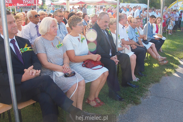 W Czerminie dożynki zwyczajowo na placu amfiteatralnym. Była radość z plonów