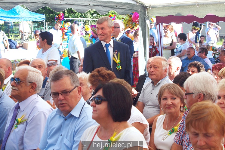 W Czerminie dożynki zwyczajowo na placu amfiteatralnym. Była radość z plonów