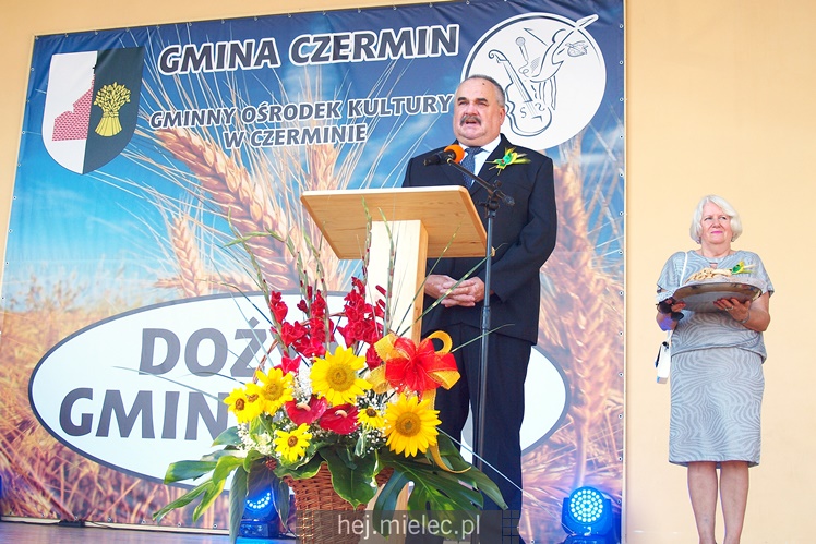 W Czerminie dożynki zwyczajowo na placu amfiteatralnym. Była radość z plonów