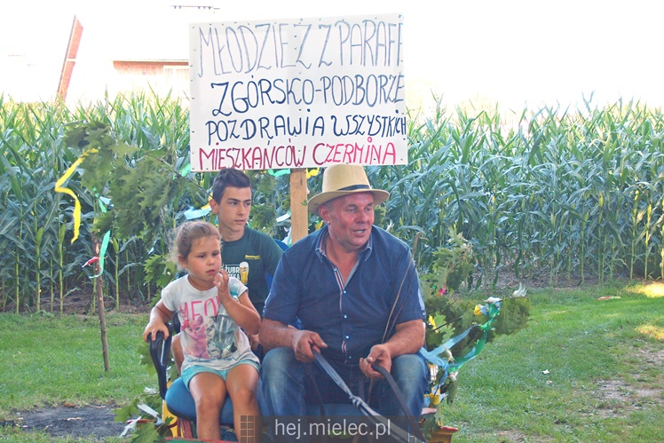 W Czerminie dożynki zwyczajowo na placu amfiteatralnym. Była radość z plonów