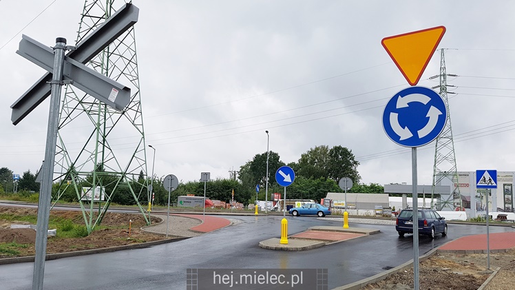 Ulica Padykuły przejezdna, rondo gotowe