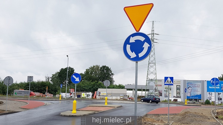 Ulica Padykuły przejezdna, rondo gotowe
