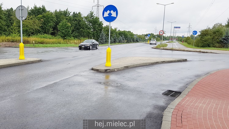 Ulica Padykuły przejezdna, rondo gotowe