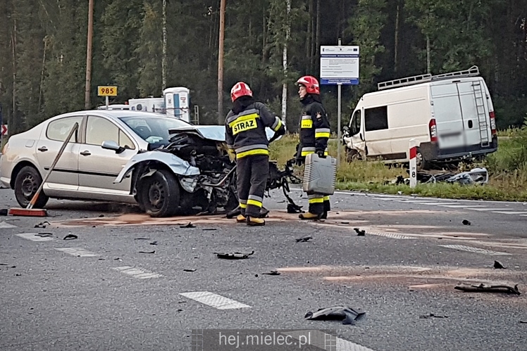 Wypadek na obwodnicy Mielca. Trzy osoby w szpitalu