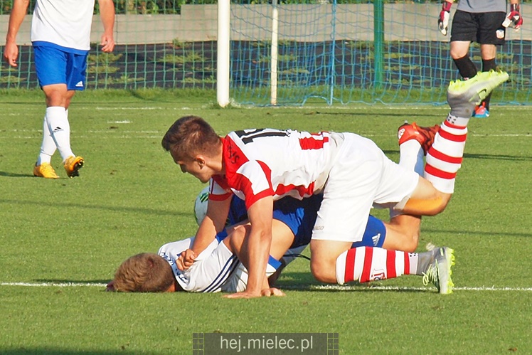 Ostre i kontrowersyjne derby w CLJ