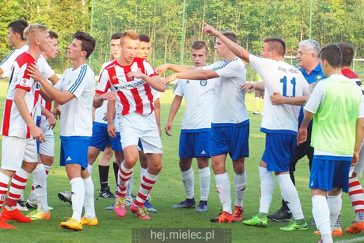 Ostre i kontrowersyjne derby w CLJ