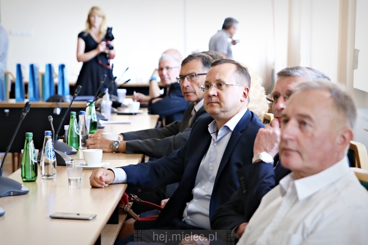 Spotkanie uczestników Mistrzostw Świata Modeli Kosmicznych we Lwowie u starosty