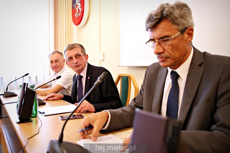 Spotkanie uczestników Mistrzostw Świata Modeli Kosmicznych we Lwowie u starosty