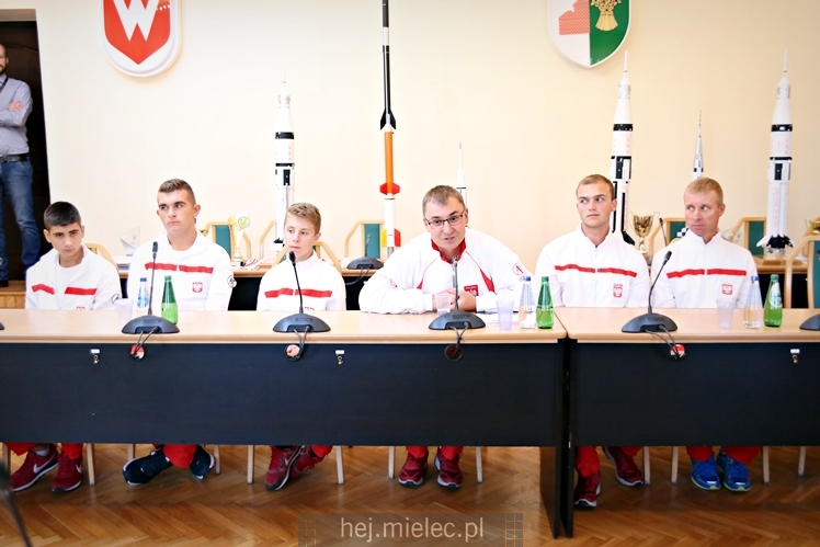 Spotkanie uczestników Mistrzostw Świata Modeli Kosmicznych we Lwowie u starosty