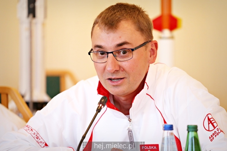 Spotkanie uczestników Mistrzostw Świata Modeli Kosmicznych we Lwowie u starosty