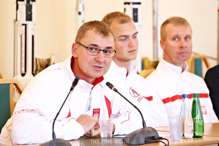 Spotkanie uczestników Mistrzostw Świata Modeli Kosmicznych we Lwowie u starosty