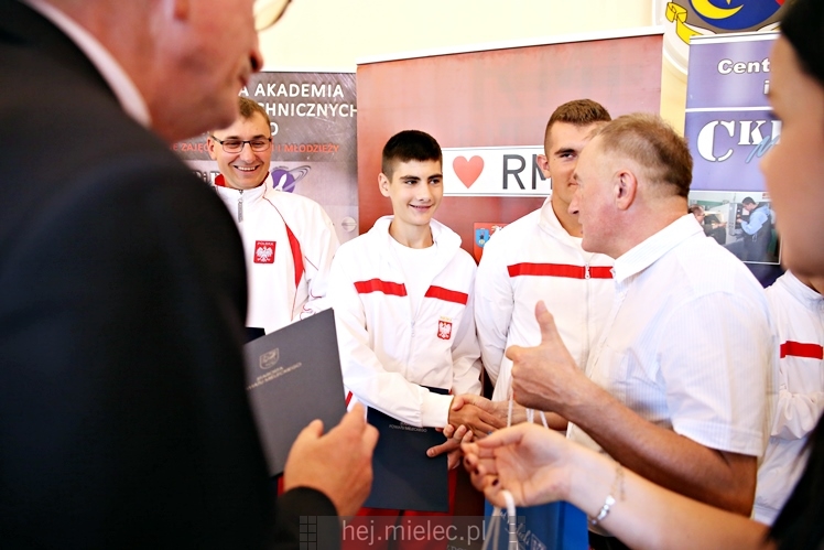Spotkanie uczestników Mistrzostw Świata Modeli Kosmicznych we Lwowie u starosty