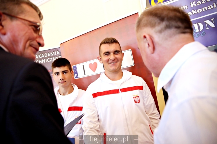 Spotkanie uczestników Mistrzostw Świata Modeli Kosmicznych we Lwowie u starosty