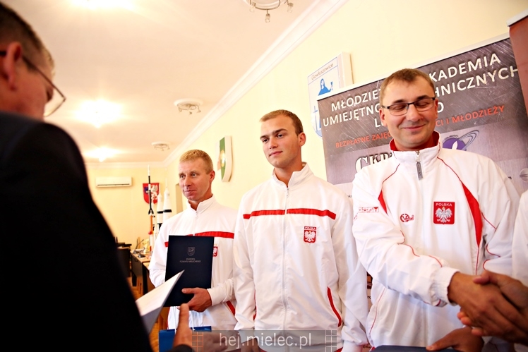 Spotkanie uczestników Mistrzostw Świata Modeli Kosmicznych we Lwowie u starosty