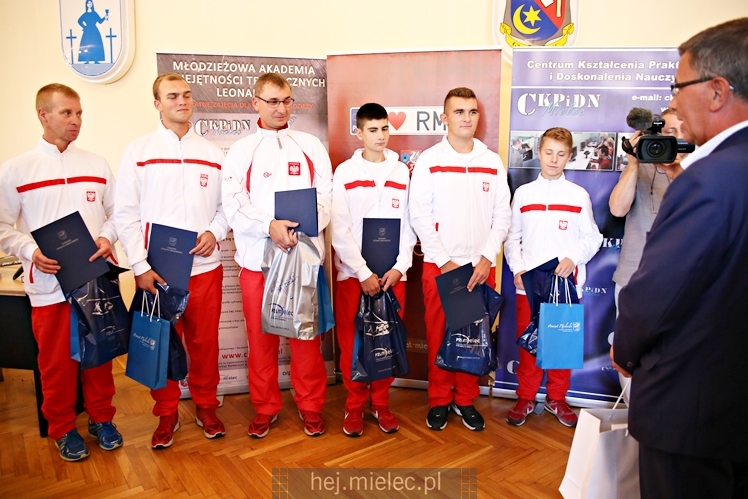 Spotkanie uczestników Mistrzostw Świata Modeli Kosmicznych we Lwowie u starosty