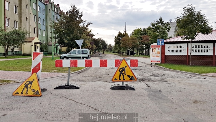 Nowe otoczenie ?jedynki? przy ul. Warneńczyka