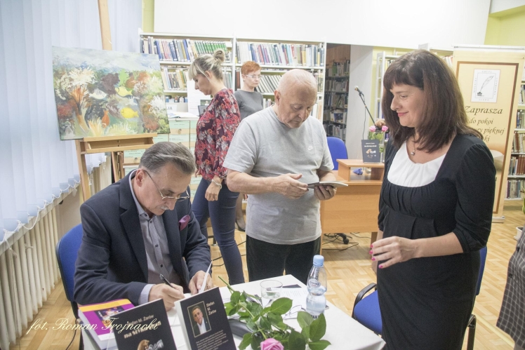 Świat na styku cieni Stefana M. Żarowa