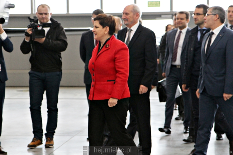 Beata Szydło i Antoni Macierewicz odwiedzili PZL Mielec
