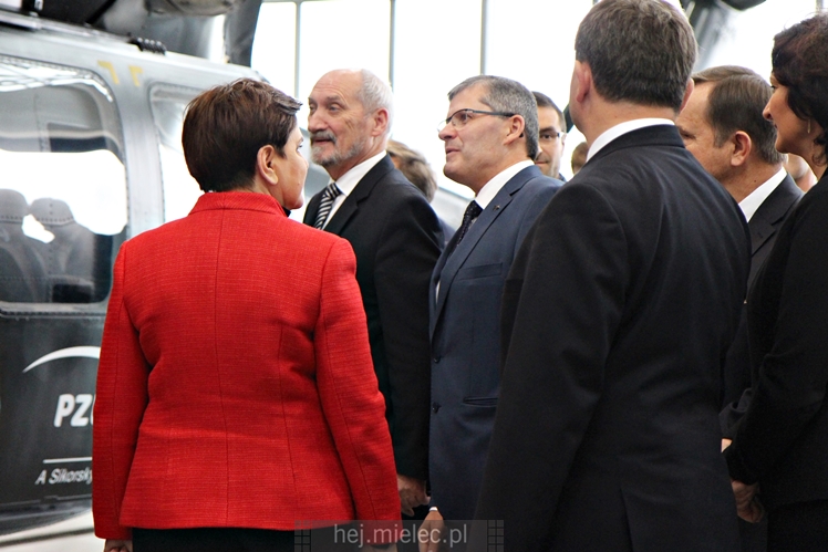 Beata Szydło i Antoni Macierewicz odwiedzili PZL Mielec