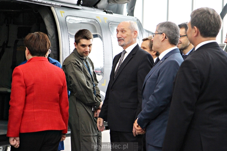 Beata Szydło i Antoni Macierewicz odwiedzili PZL Mielec
