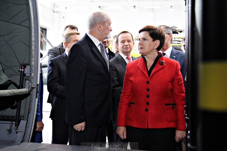 Beata Szydło i Antoni Macierewicz odwiedzili PZL Mielec