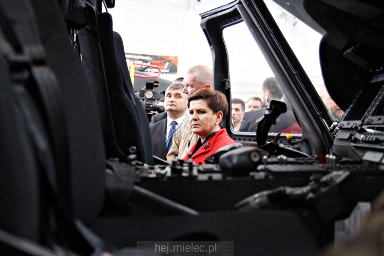 Beata Szydło i Antoni Macierewicz odwiedzili PZL Mielec