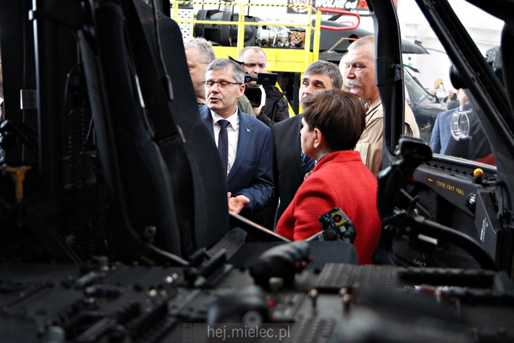 Beata Szydło i Antoni Macierewicz odwiedzili PZL Mielec