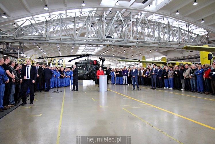 Beata Szydło i Antoni Macierewicz odwiedzili PZL Mielec