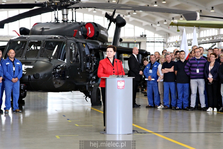 Beata Szydło i Antoni Macierewicz odwiedzili PZL Mielec