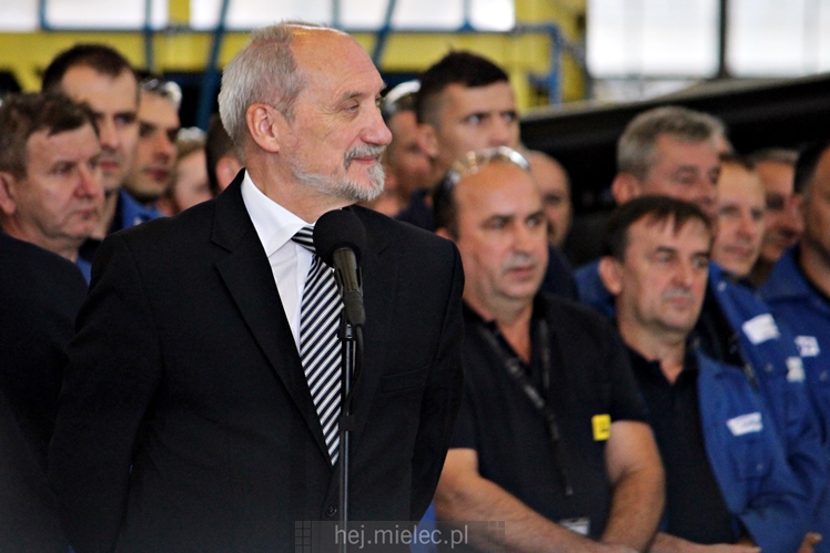 Beata Szydło i Antoni Macierewicz odwiedzili PZL Mielec
