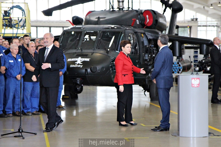 Beata Szydło i Antoni Macierewicz odwiedzili PZL Mielec