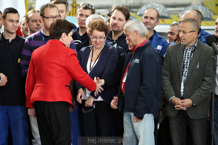 Beata Szydło i Antoni Macierewicz odwiedzili PZL Mielec