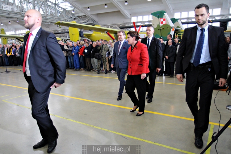 Beata Szydło i Antoni Macierewicz odwiedzili PZL Mielec