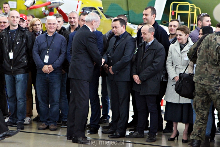 Beata Szydło i Antoni Macierewicz odwiedzili PZL Mielec