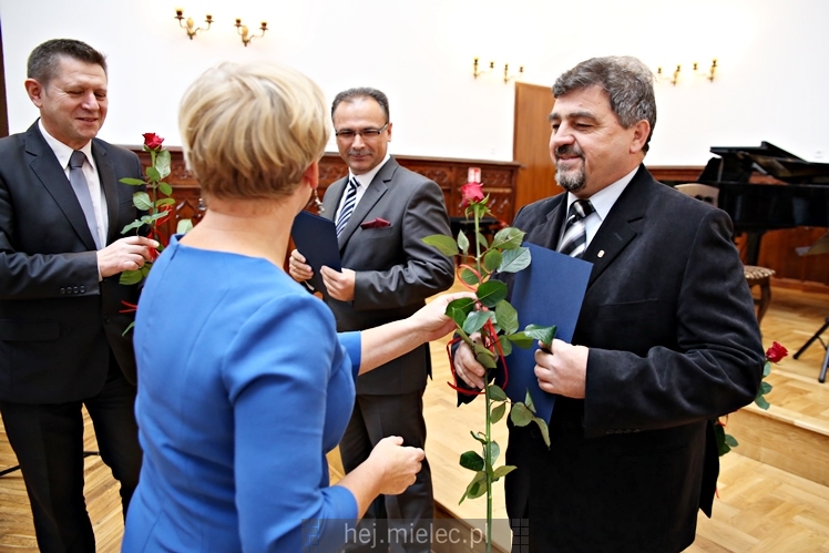 Starosta wręczył nagrody nauczycielom