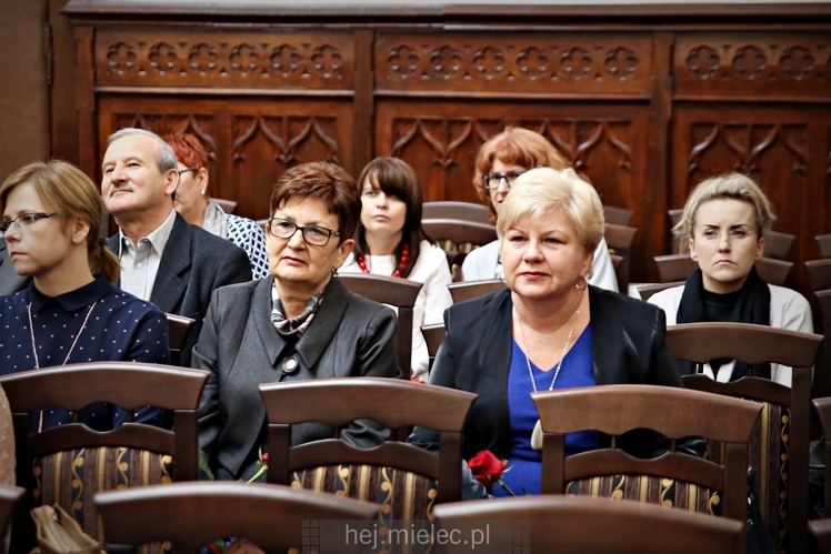 Starosta wręczył nagrody nauczycielom