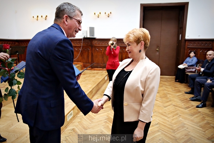 Starosta wręczył nagrody nauczycielom