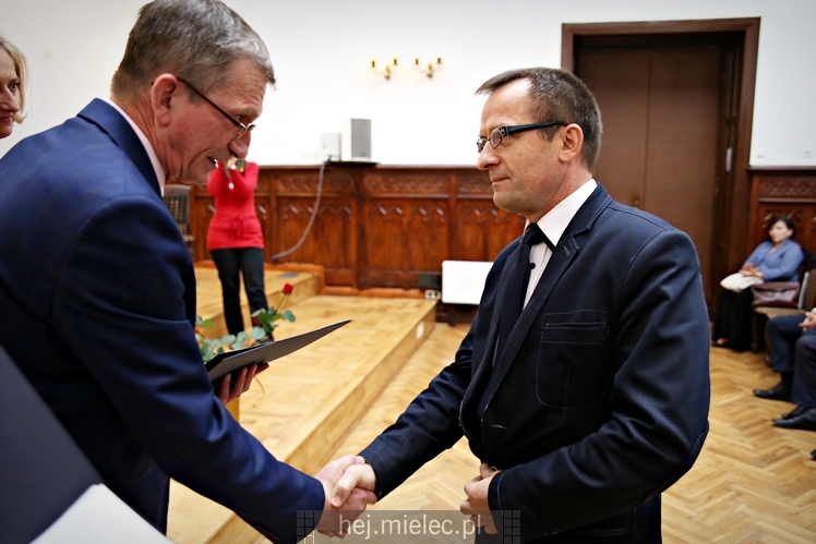 Starosta wręczył nagrody nauczycielom