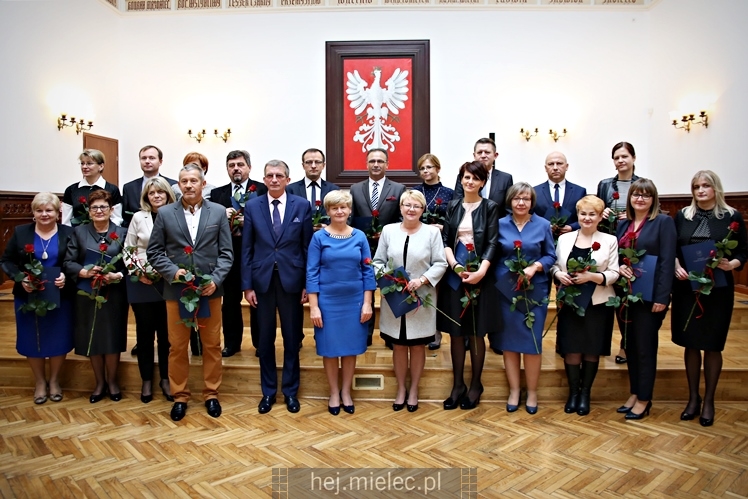 Starosta wręczył nagrody nauczycielom