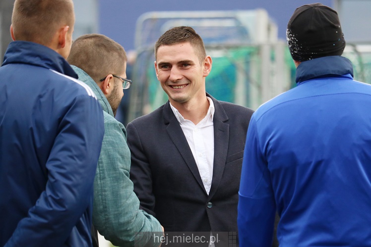 Pucharowe emocje w Mielcu. Mecz rozstrzygnęły rzuty karne