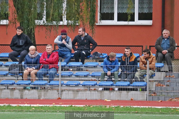 Pucharowe emocje w Mielcu. Mecz rozstrzygnęły rzuty karne