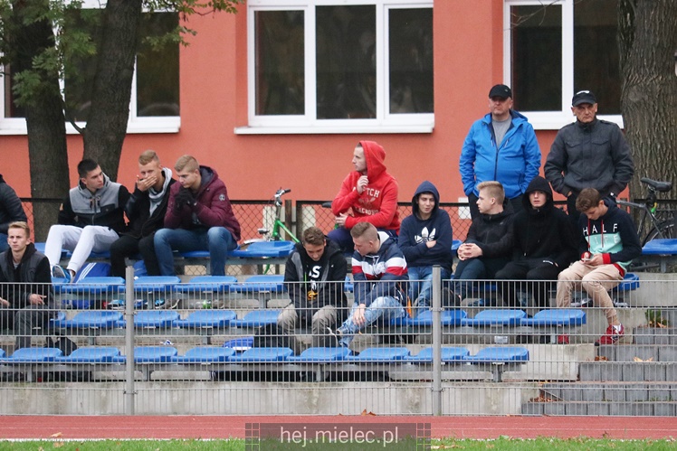 Pucharowe emocje w Mielcu. Mecz rozstrzygnęły rzuty karne